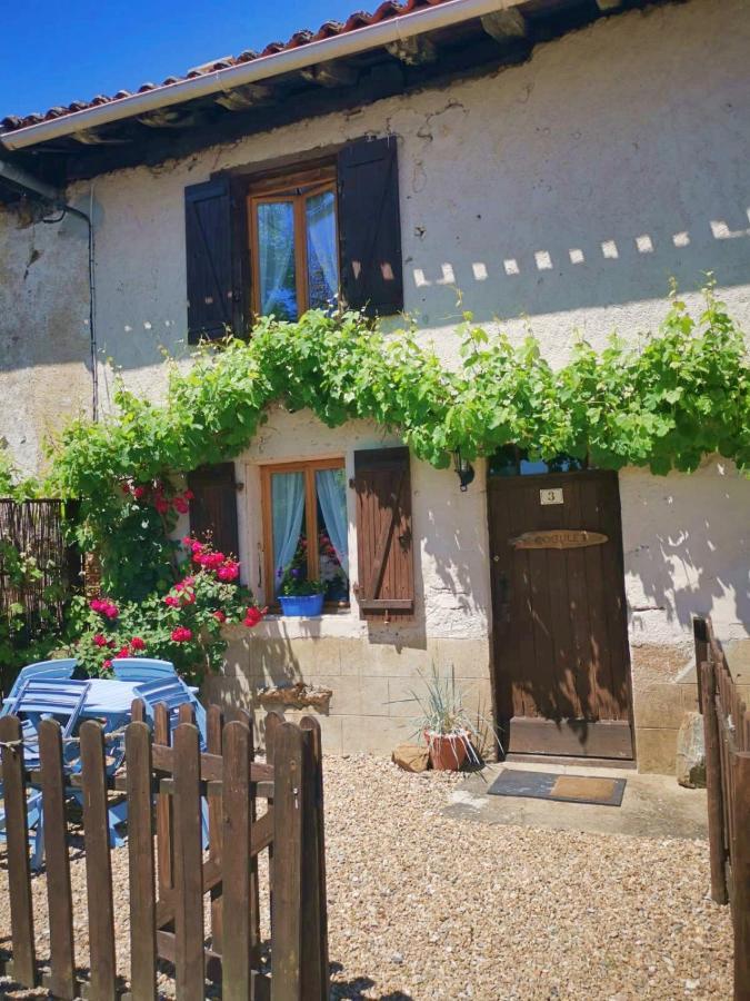 Les Verges Gites Exideuil-sur-Vienne Esterno foto